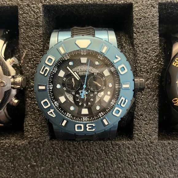 Invicta Bolt, Reserve Ocean Hawk, and Reserve Venom Men's Watches - Picture 6 of 7